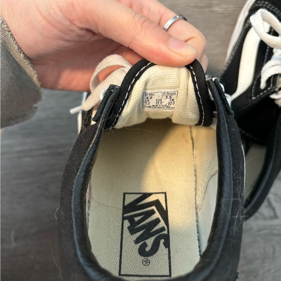 Vans Low Tops - Picture 2 of 7